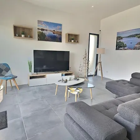 Agreable Avec Piscine Privee Et Garage بيت للعطل *